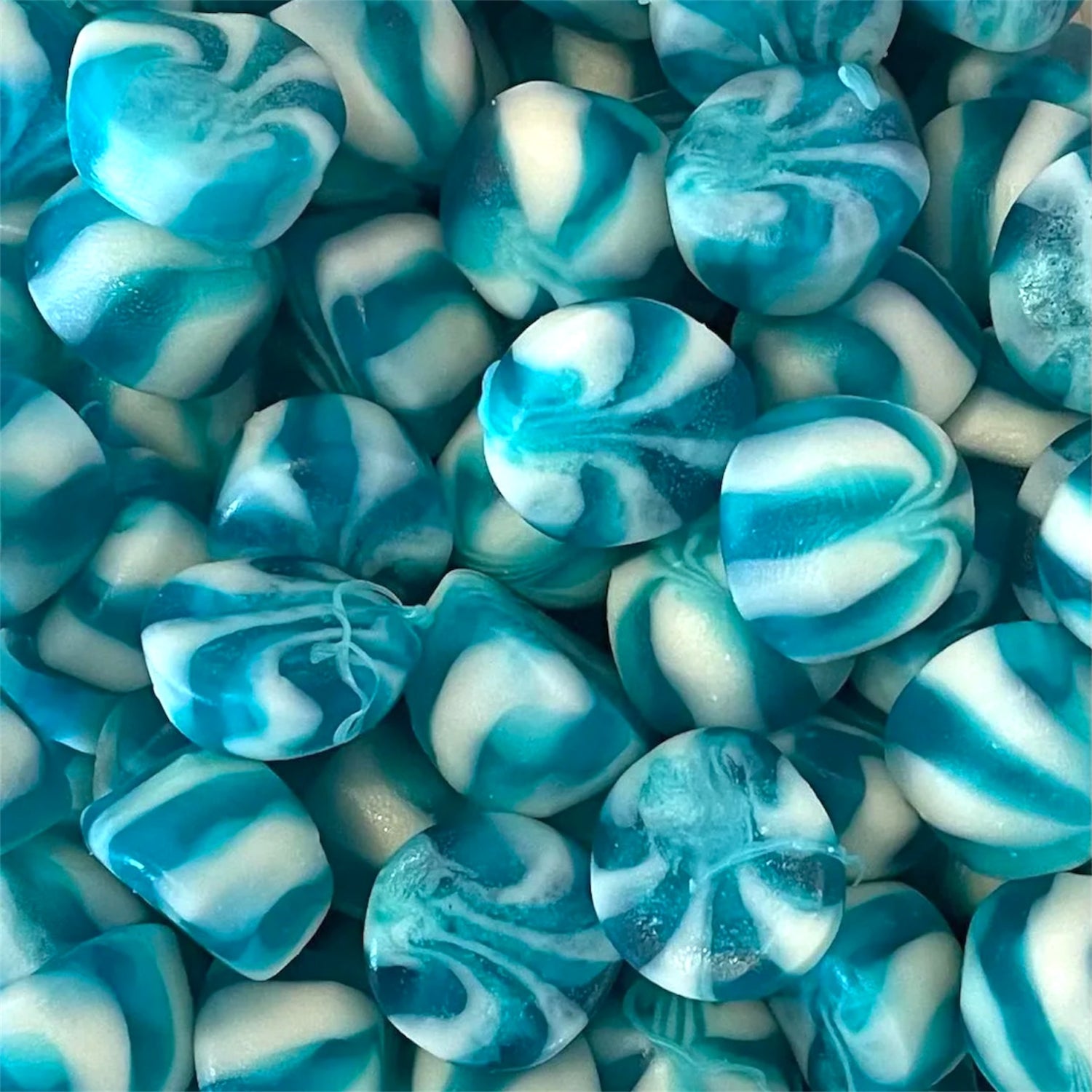 Blue Twist Kisses 100g (Halal)