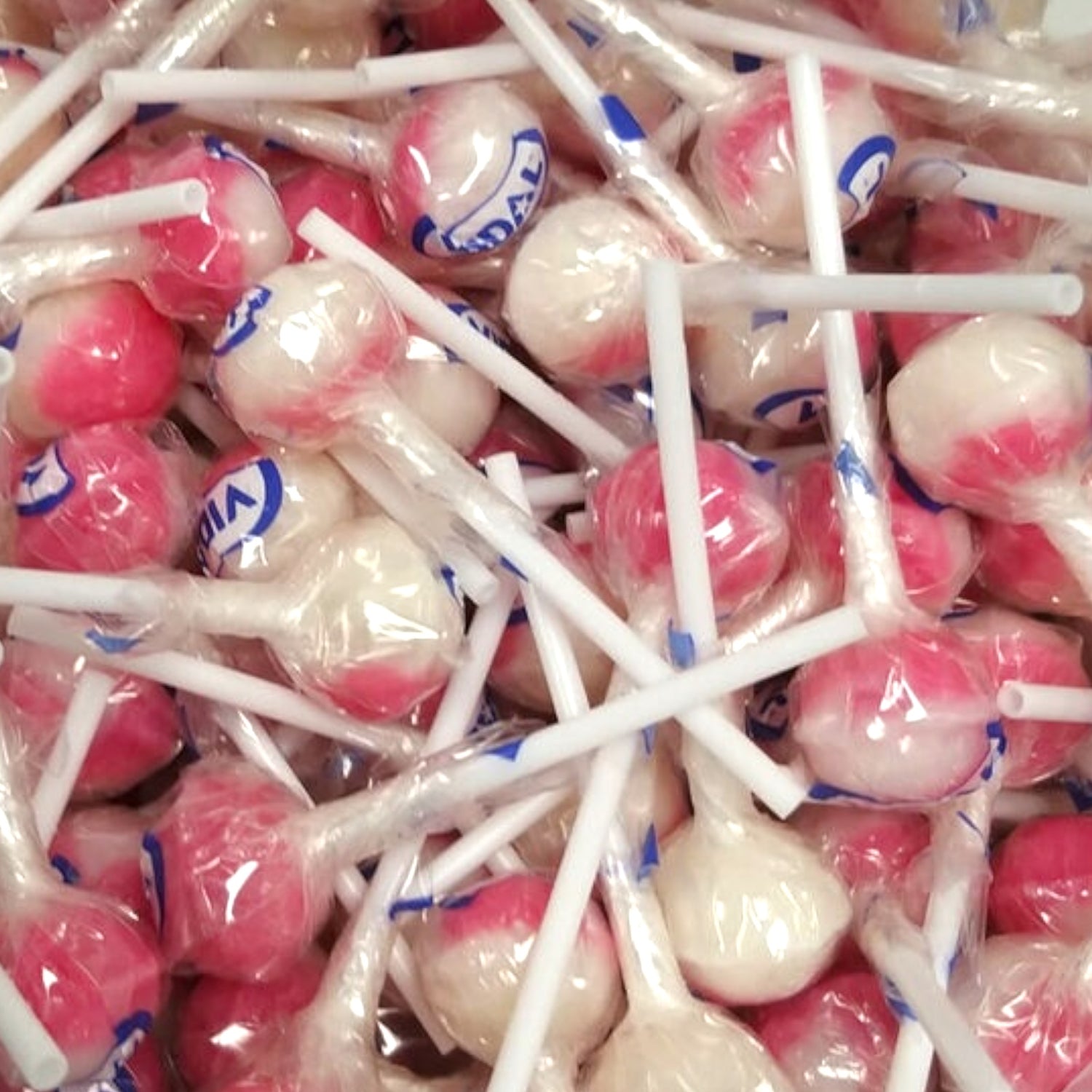 Vidal Lotta Lollies Strawberry & Cream Lollipops x 10